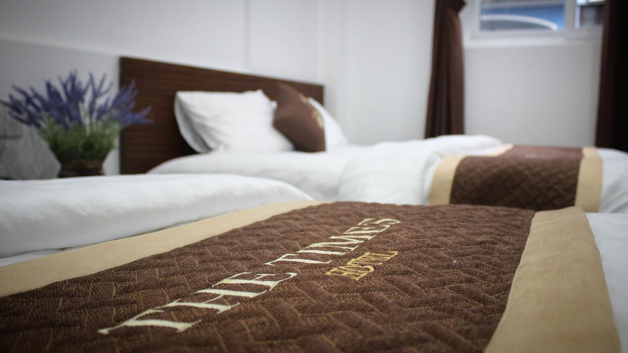 The Times Hotel Hue Esterno foto