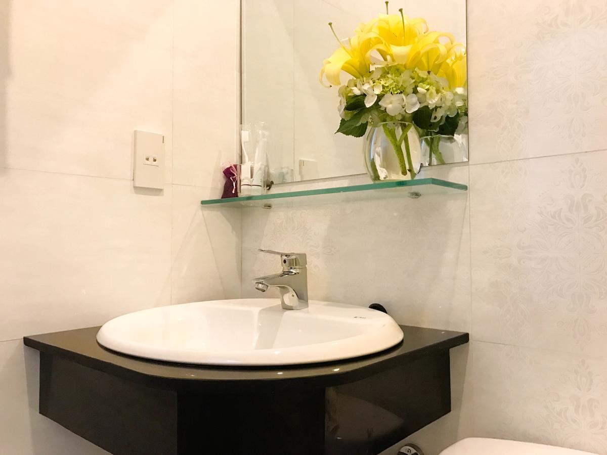The Times Hotel Hue Esterno foto