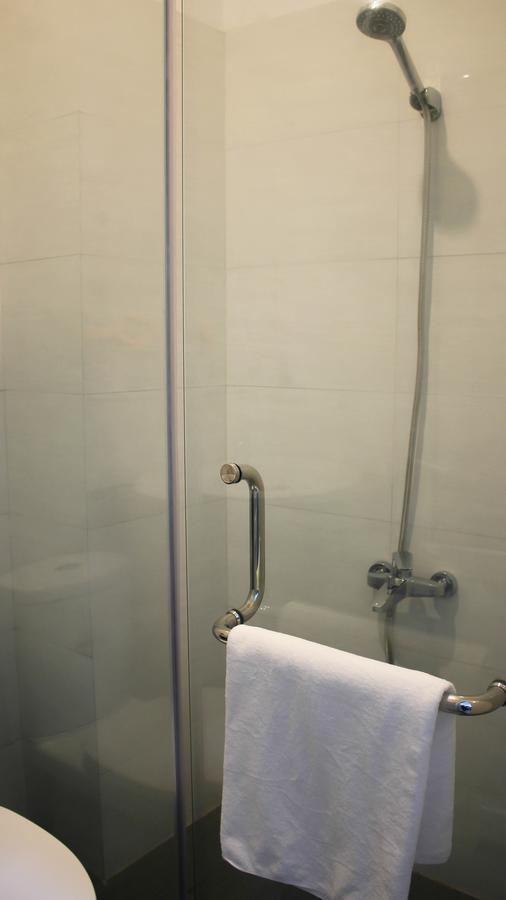 The Times Hotel Hue Esterno foto