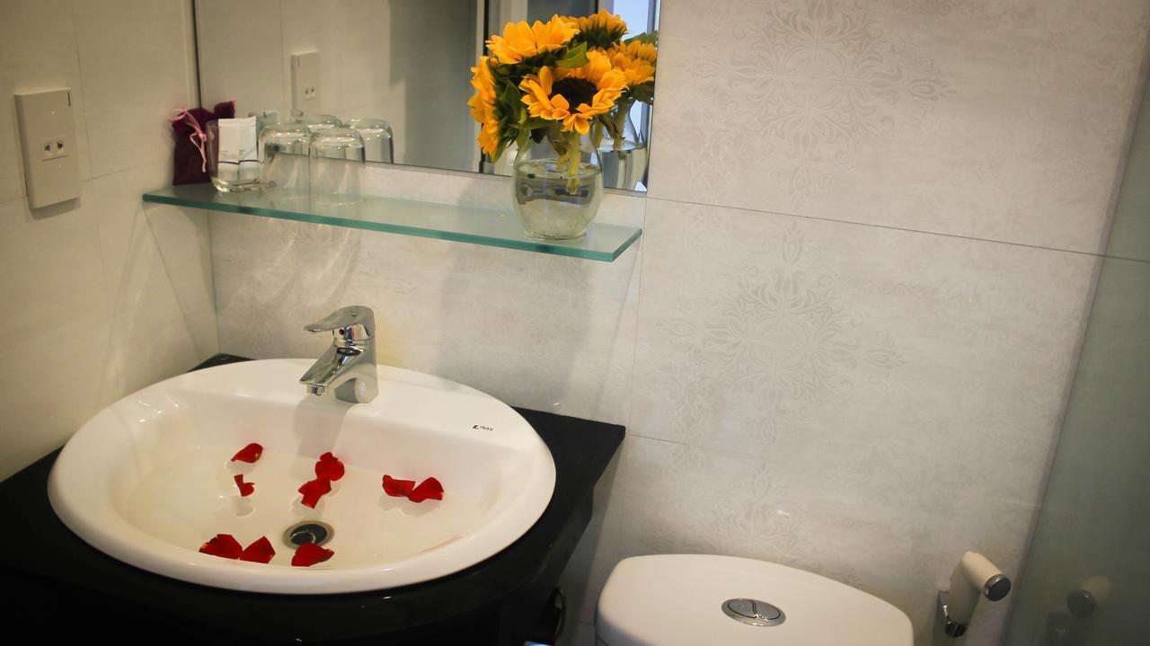 The Times Hotel Hue Esterno foto