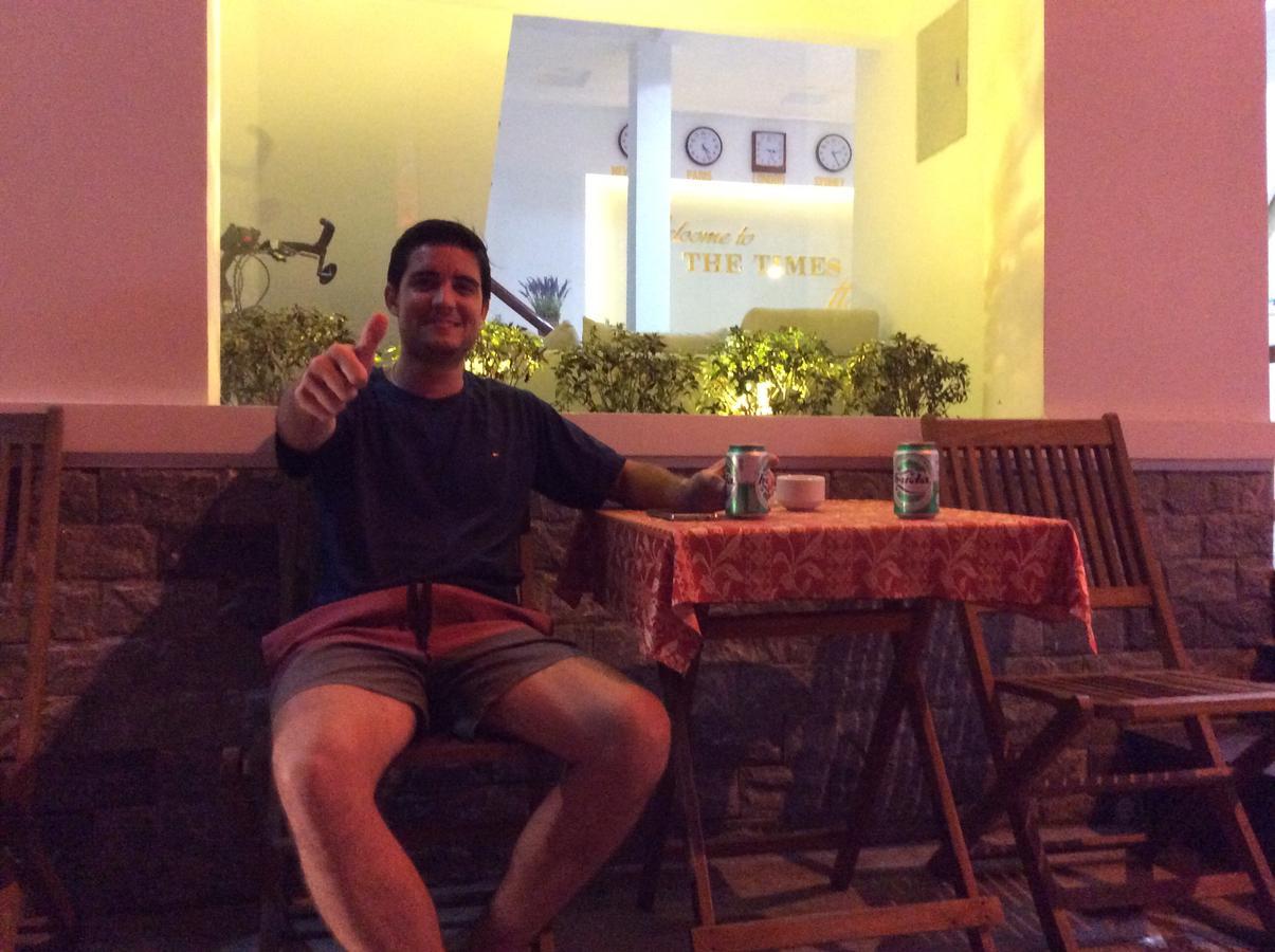 The Times Hotel Hue Esterno foto