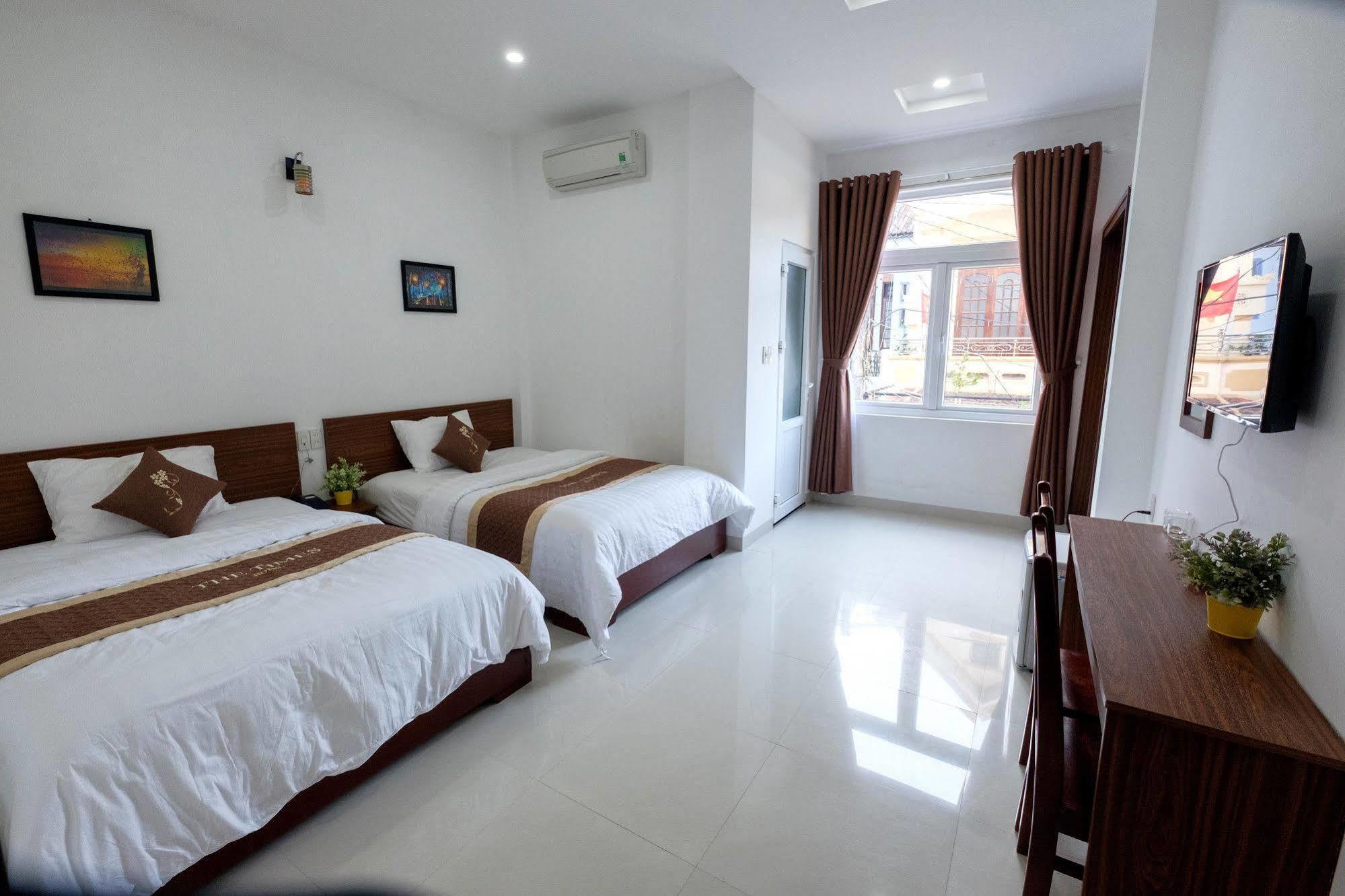 The Times Hotel Hue Esterno foto