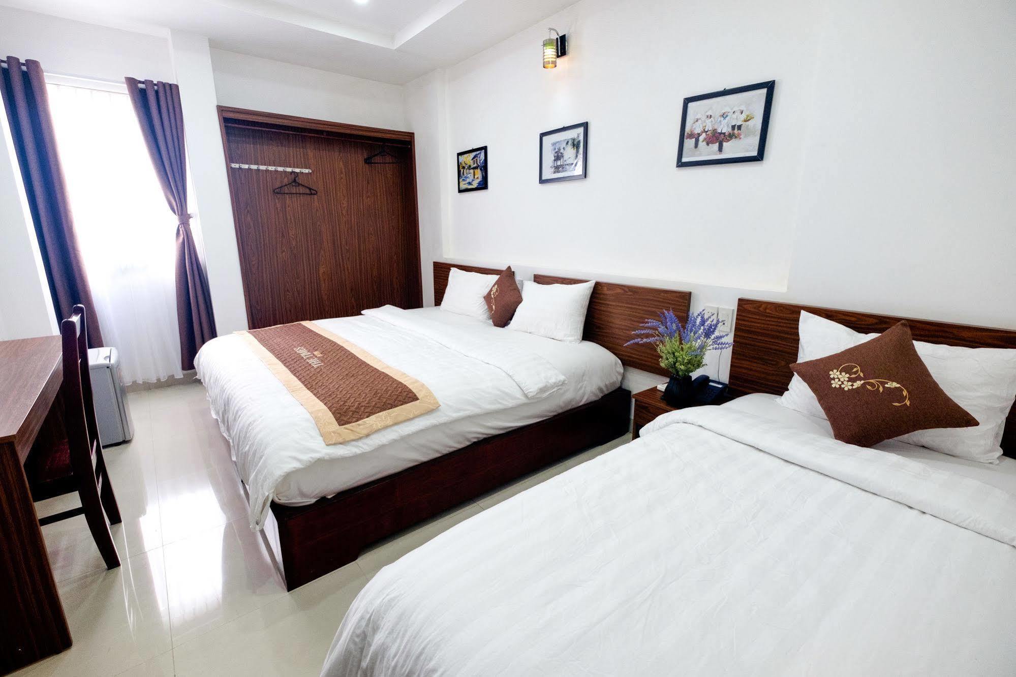 The Times Hotel Hue Esterno foto