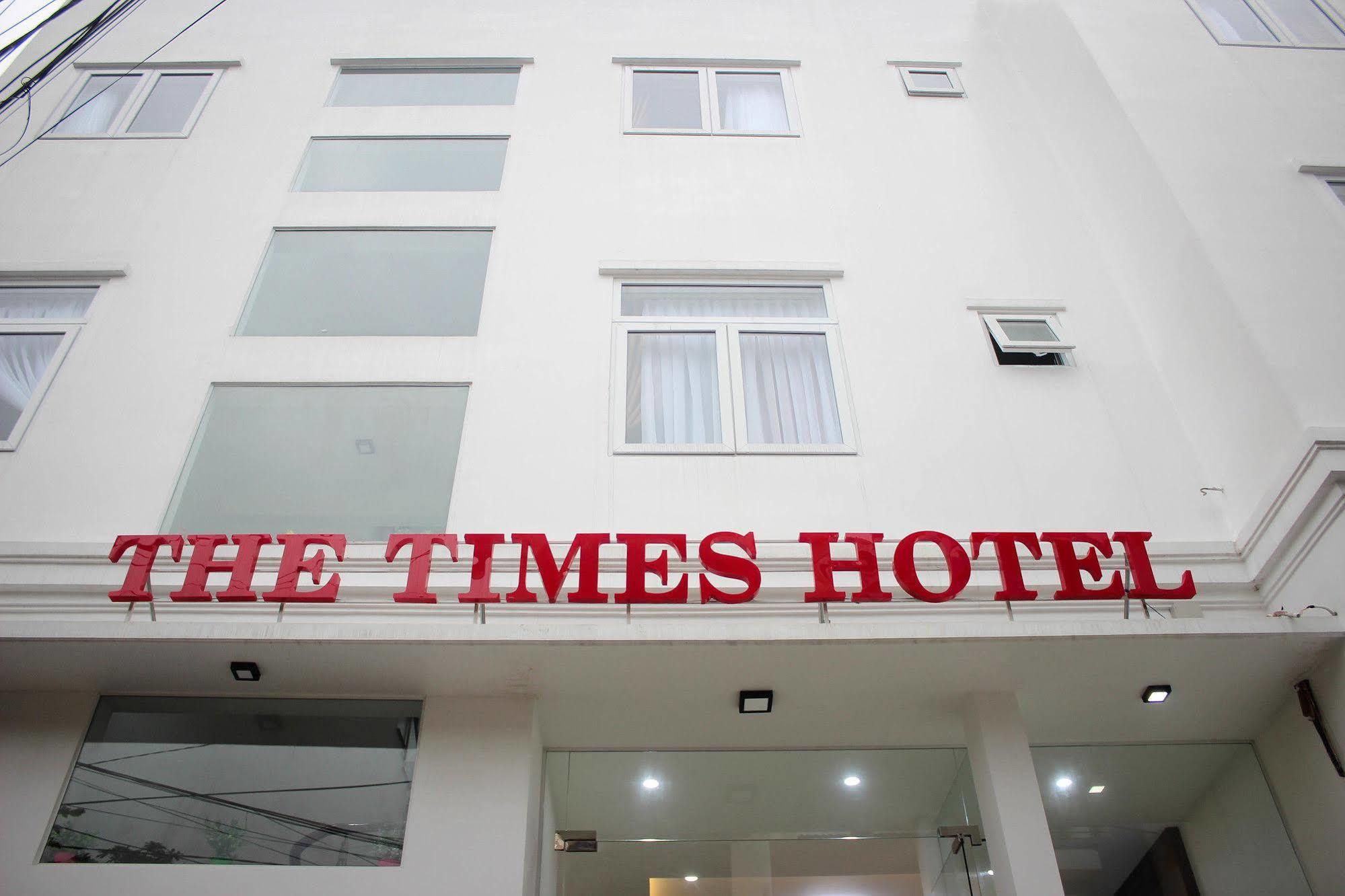 The Times Hotel Hue Esterno foto